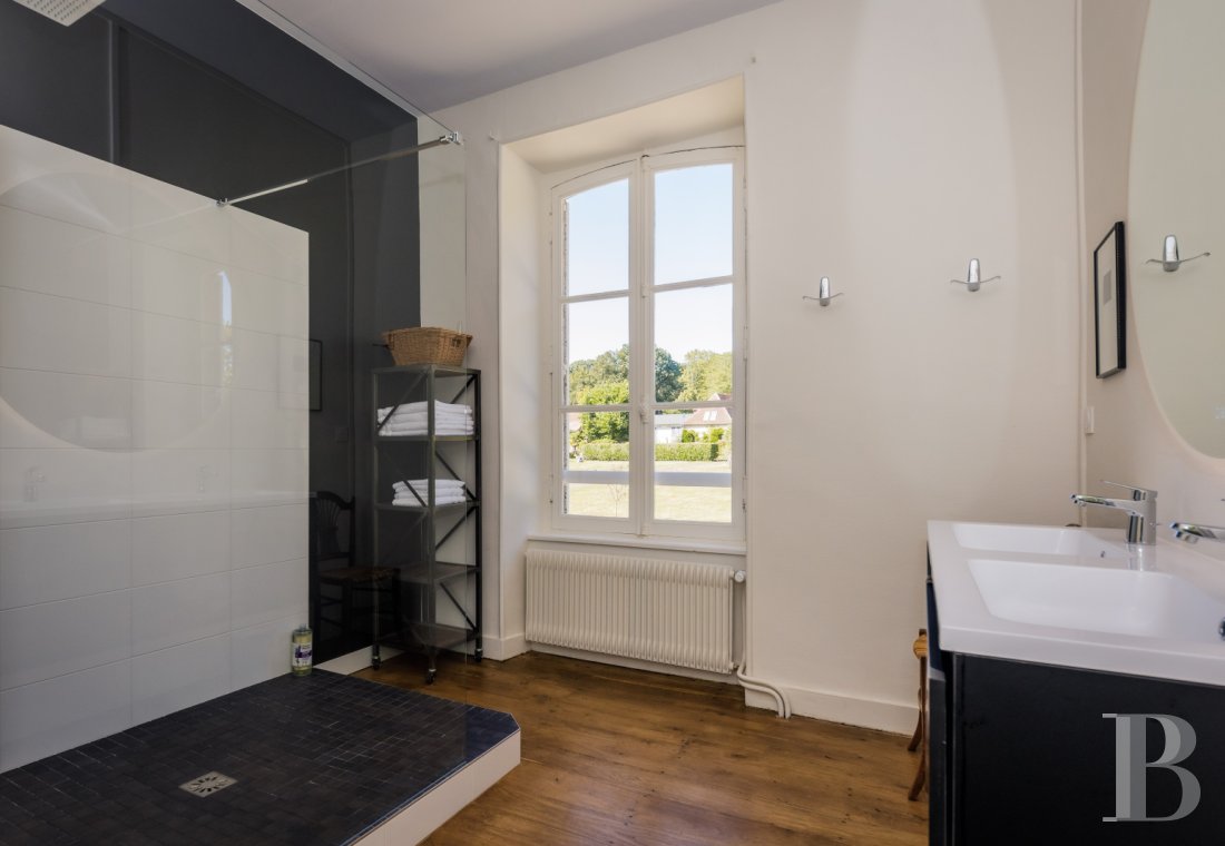 A 19th-century château dominating the surrounding landscape, south of Limoges in Haute-Vienne - photo  n°18